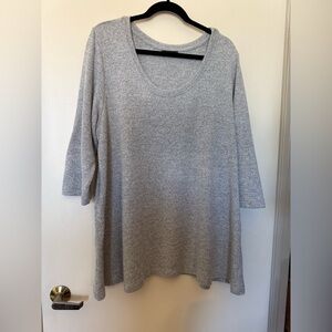 Nally & Millie Grey 3/4 Sleeve Crewneck Pullover in Size 3X